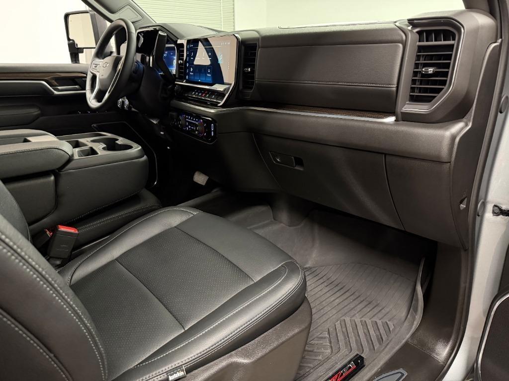 Chevrolet Silverado 2500HD LT Crew Cab Long Box 4WD 2025