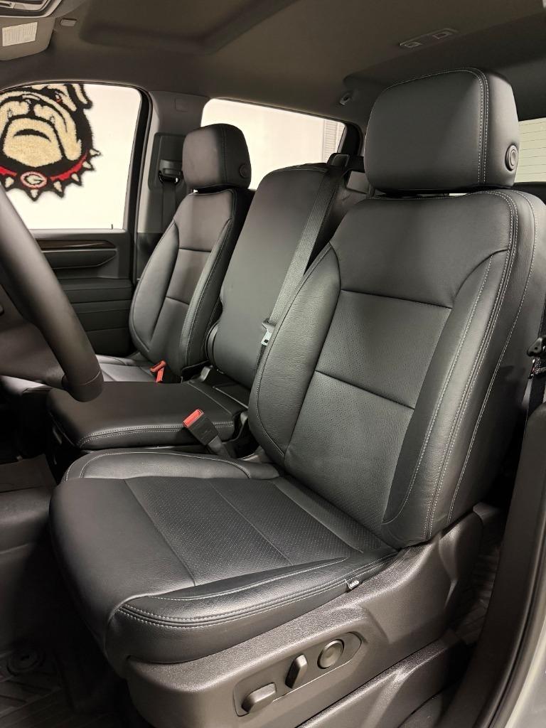 Chevrolet Silverado 2500HD LT Crew Cab Long Box 4WD 2025