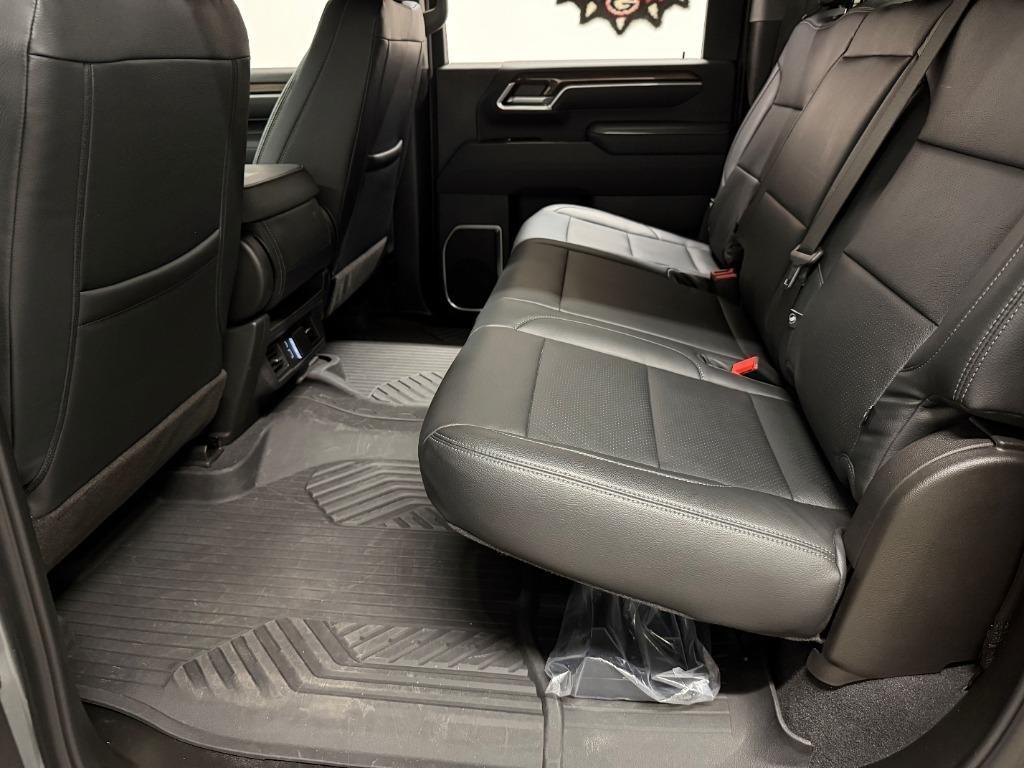 Chevrolet Silverado 2500HD LT Crew Cab Long Box 4WD 2025