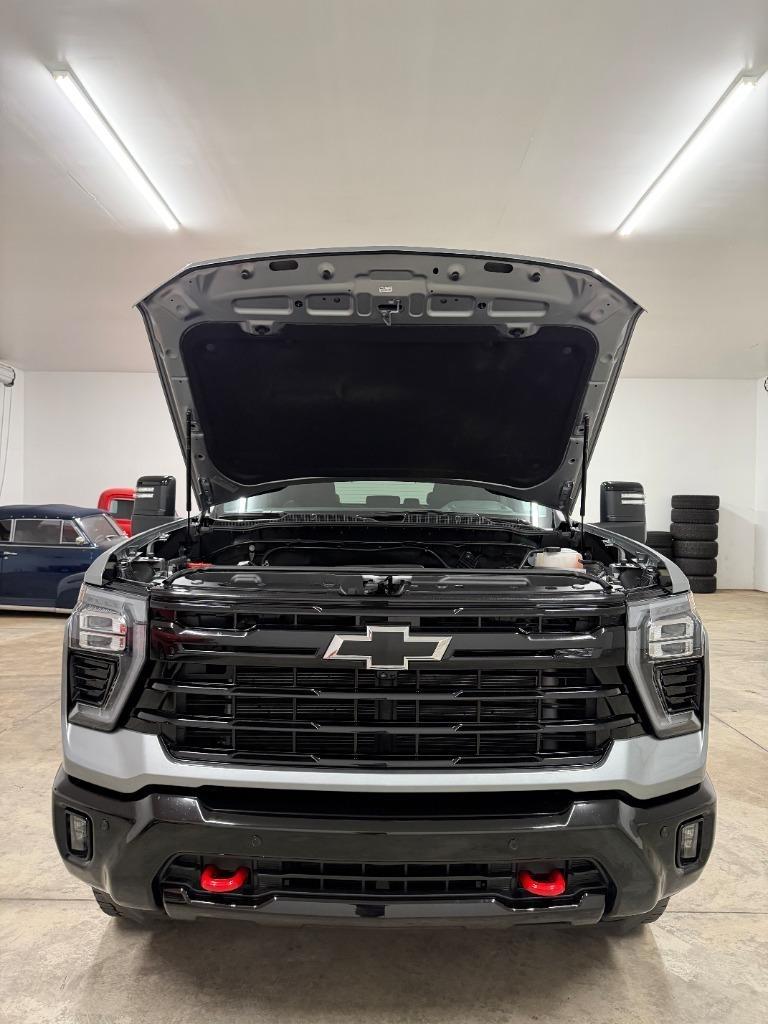 Chevrolet Silverado 2500HD LT Crew Cab Long Box 4WD 2025