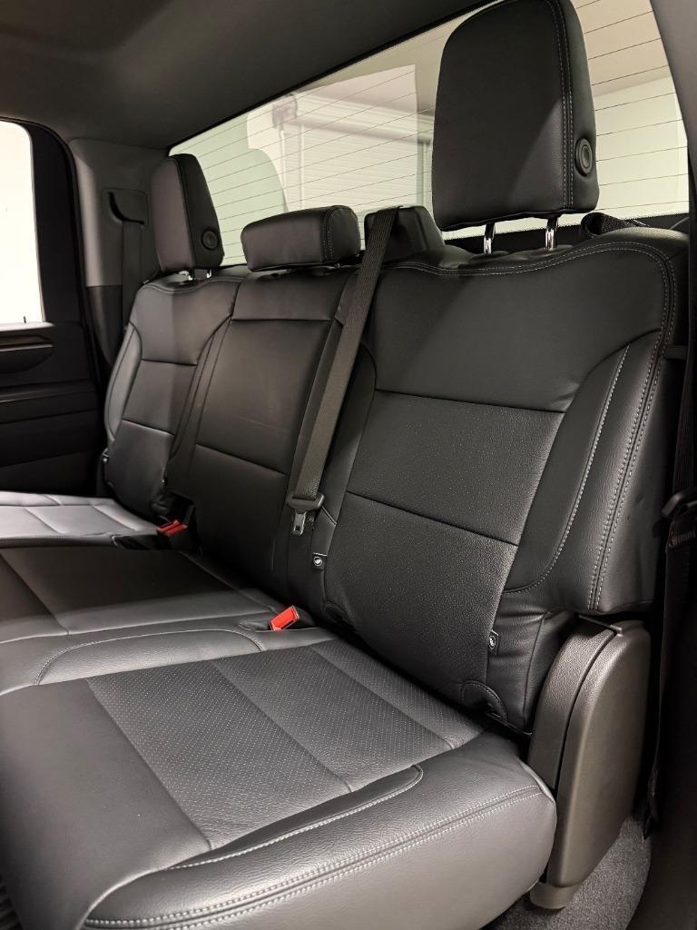 Chevrolet Silverado 2500HD LT Crew Cab Long Box 4WD 2025
