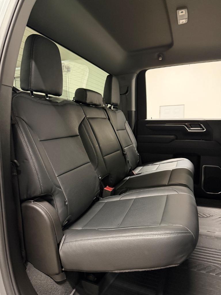 Chevrolet Silverado 2500HD LT Crew Cab Long Box 4WD 2025