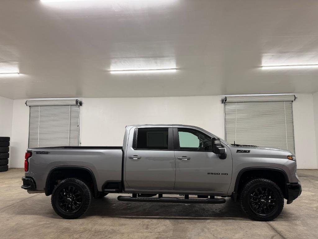Chevrolet Silverado 2500HD LT Crew Cab Long Box 4WD 2025