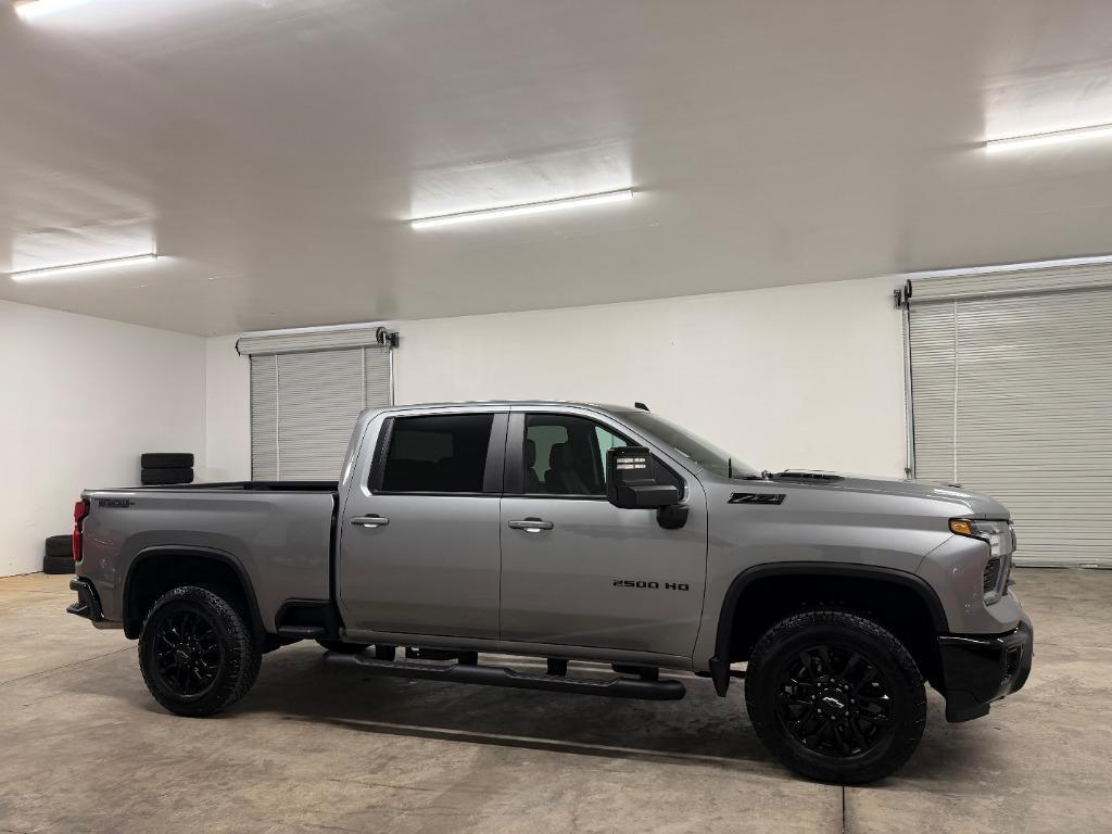 Chevrolet Silverado 2500HD LT Crew Cab Long Box 4WD 2025