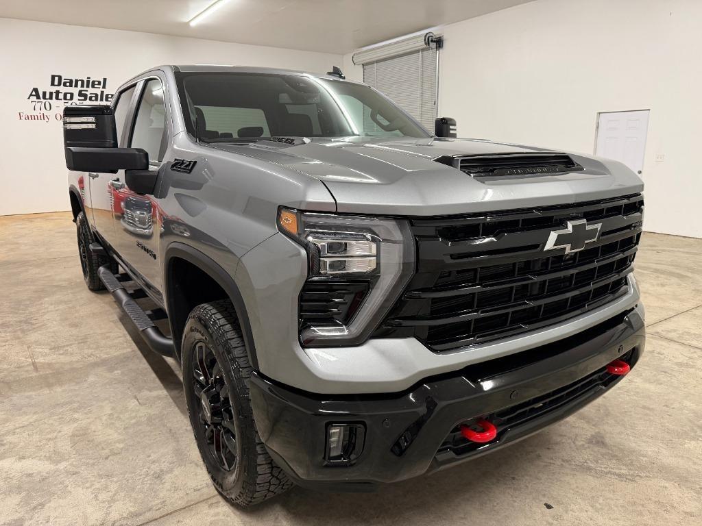 Chevrolet Silverado 2500HD LT Crew Cab Long Box 4WD 2025