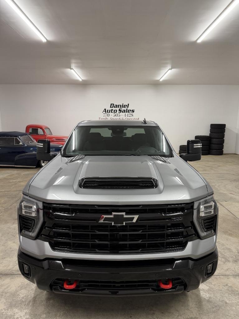 Chevrolet Silverado 2500HD LT Crew Cab Long Box 4WD 2025