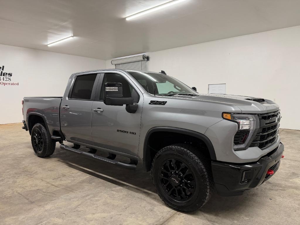Chevrolet Silverado 2500HD LT Crew Cab Long Box 4WD 2025