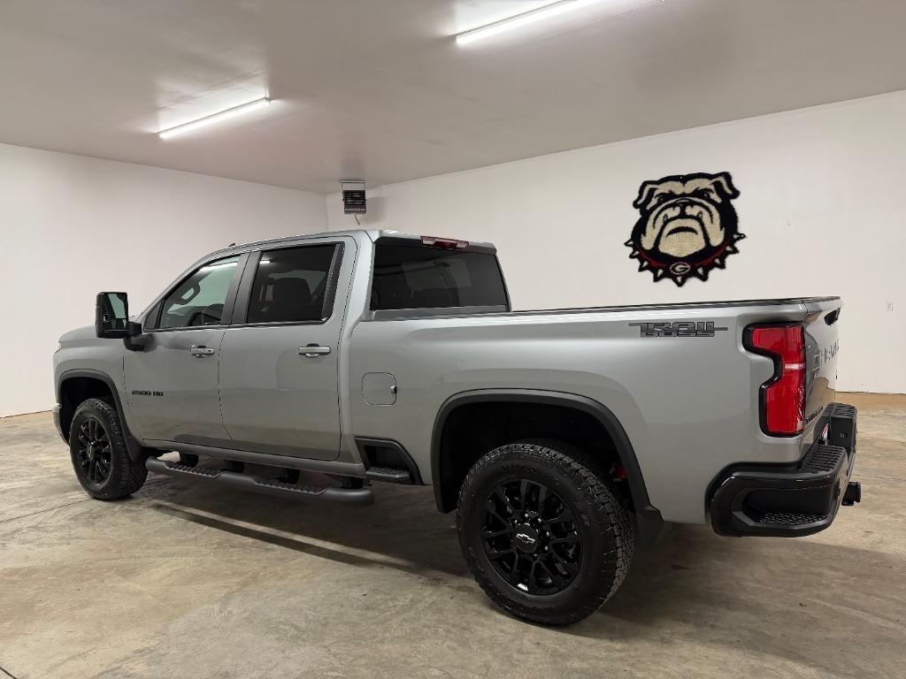 Chevrolet Silverado 2500HD LT Crew Cab Long Box 4WD 2025
