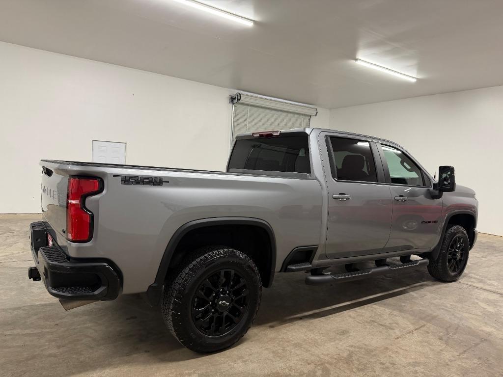 Chevrolet Silverado 2500HD LT Crew Cab Long Box 4WD 2025