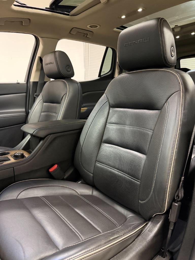 GMC Acadia Denali 2017