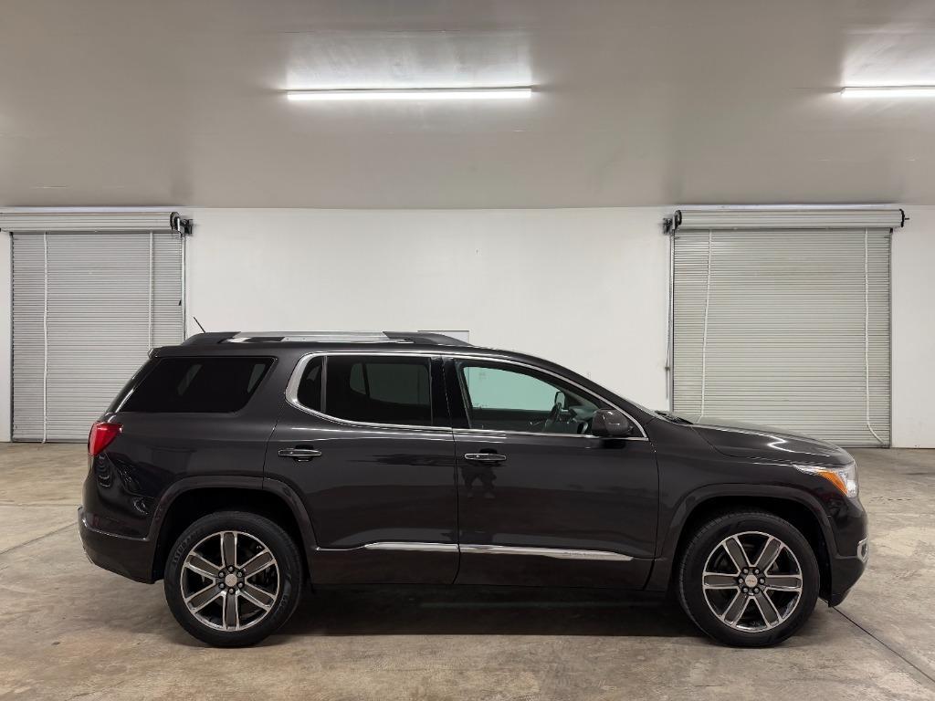 GMC Acadia Denali 2017