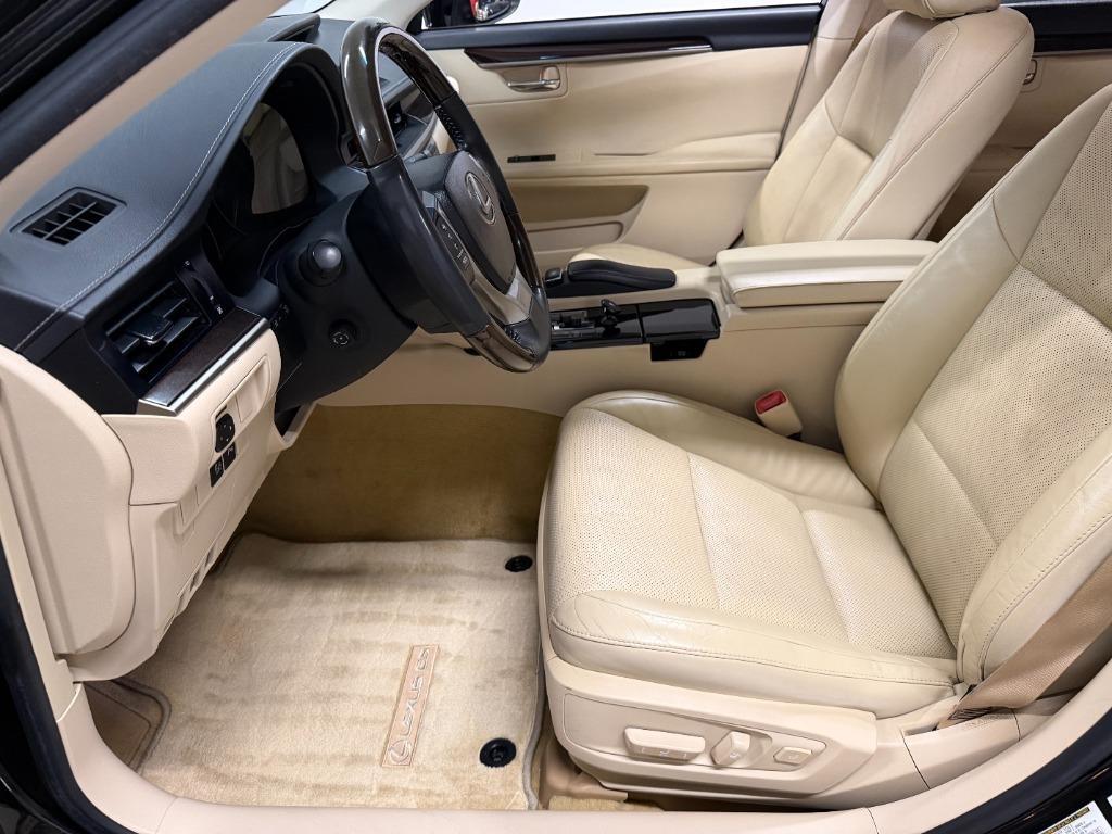 Lexus ES 350 Sedan 2013