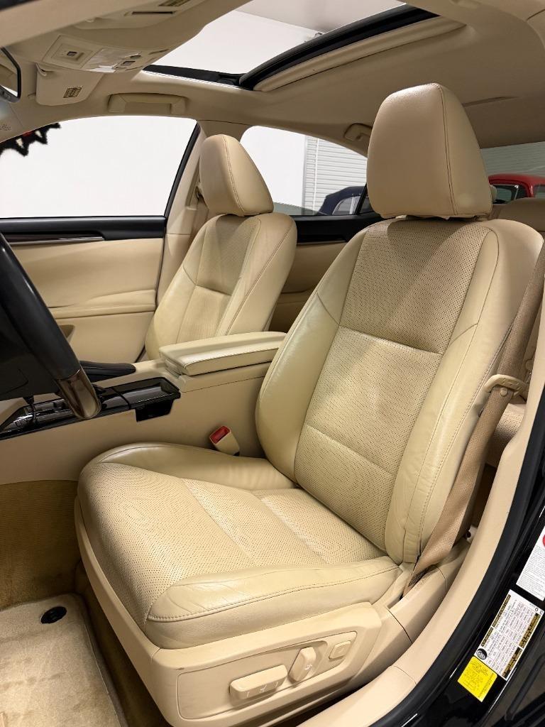 Lexus ES 350 Sedan 2013