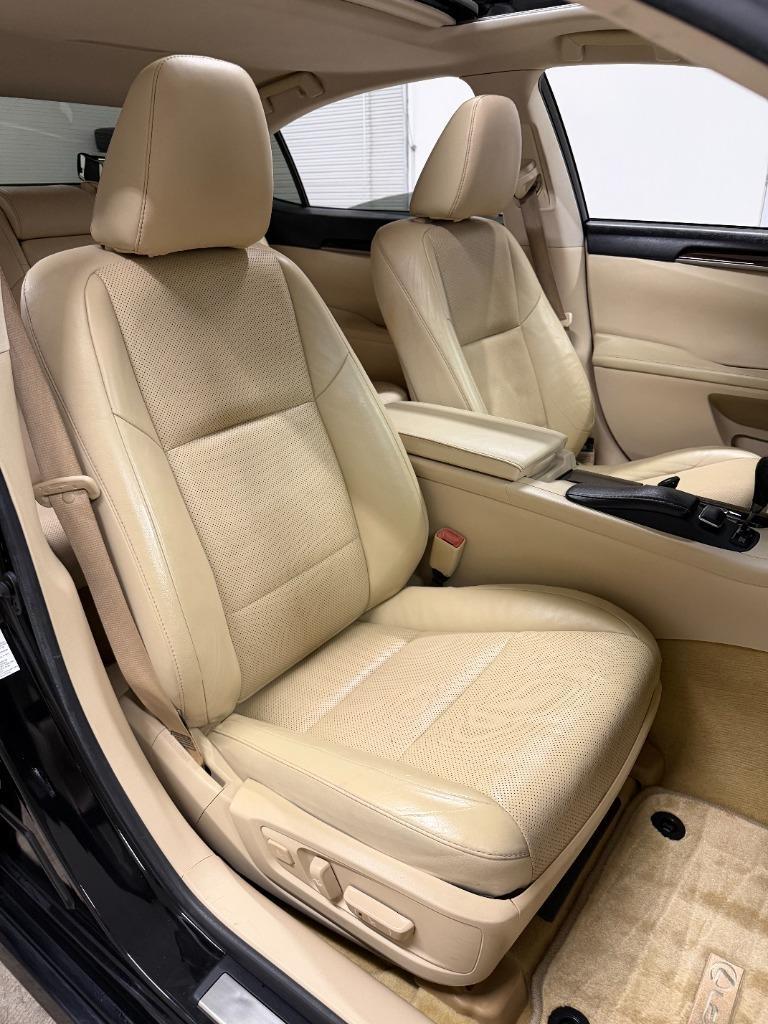 Lexus ES 350 Sedan 2013