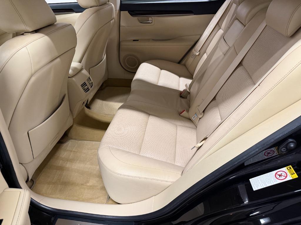 Lexus ES 350 Sedan 2013