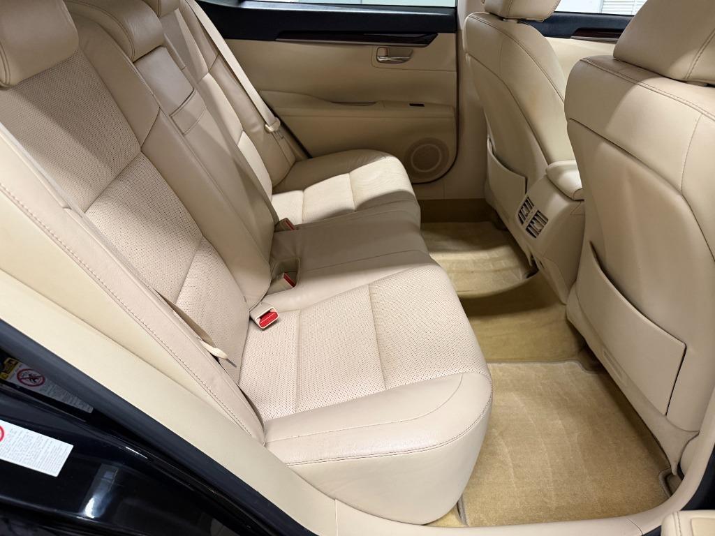 Lexus ES 350 Sedan 2013
