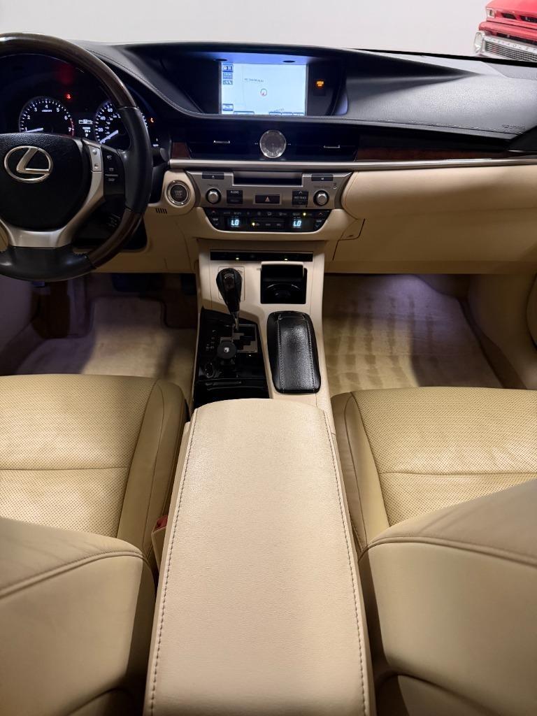 Lexus ES 350 Sedan 2013