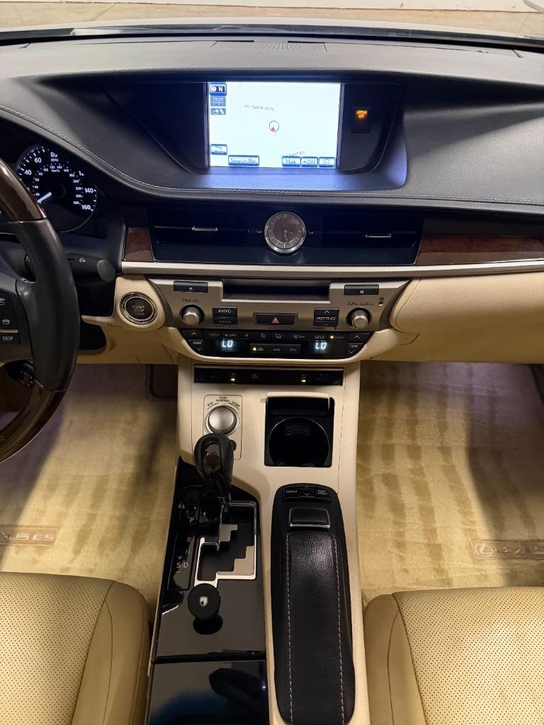 Lexus ES 350 Sedan 2013