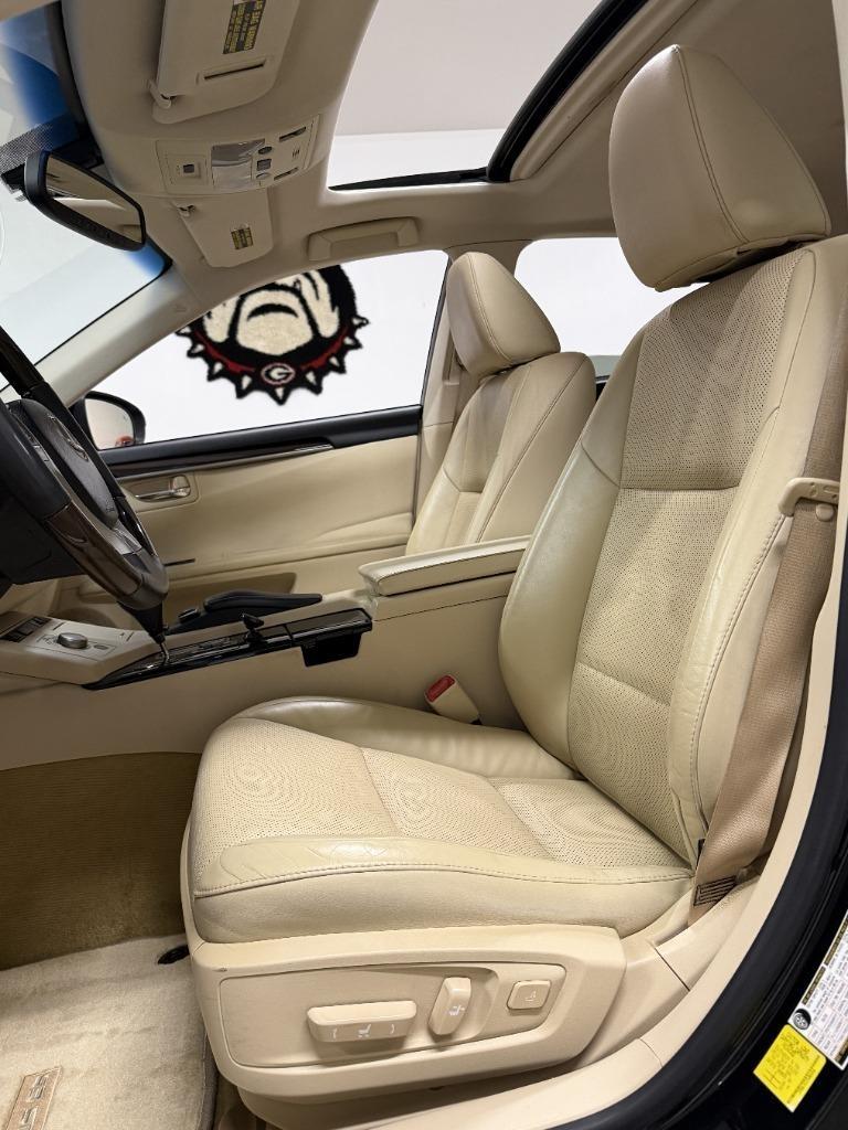 Lexus ES 350 Sedan 2013