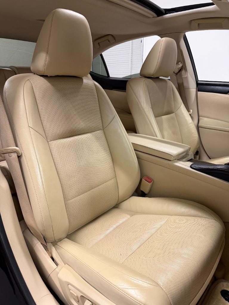 Lexus ES 350 Sedan 2013