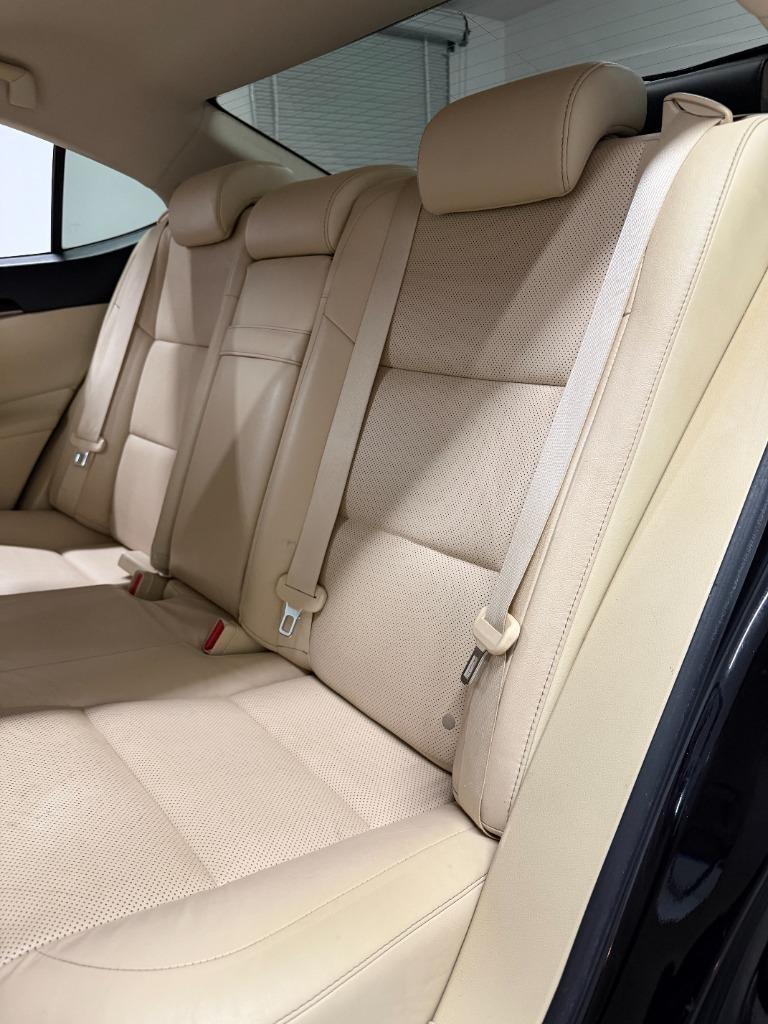 Lexus ES 350 Sedan 2013