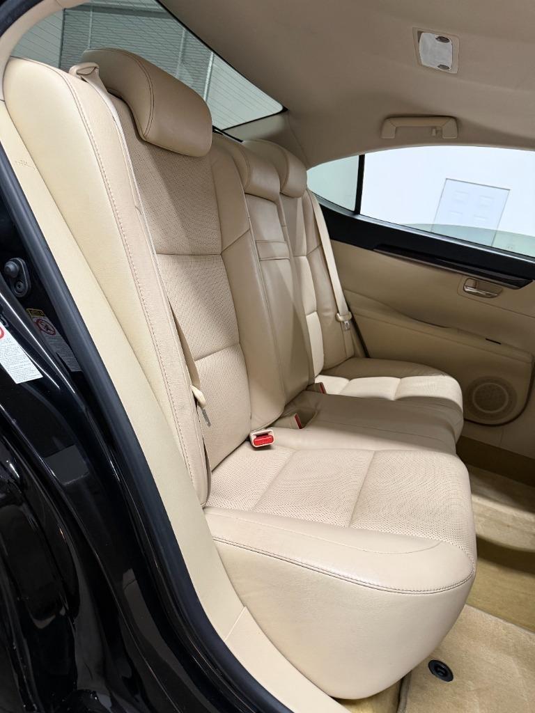Lexus ES 350 Sedan 2013