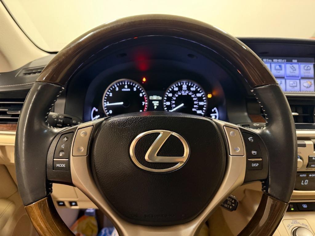Lexus ES 350 Sedan 2013