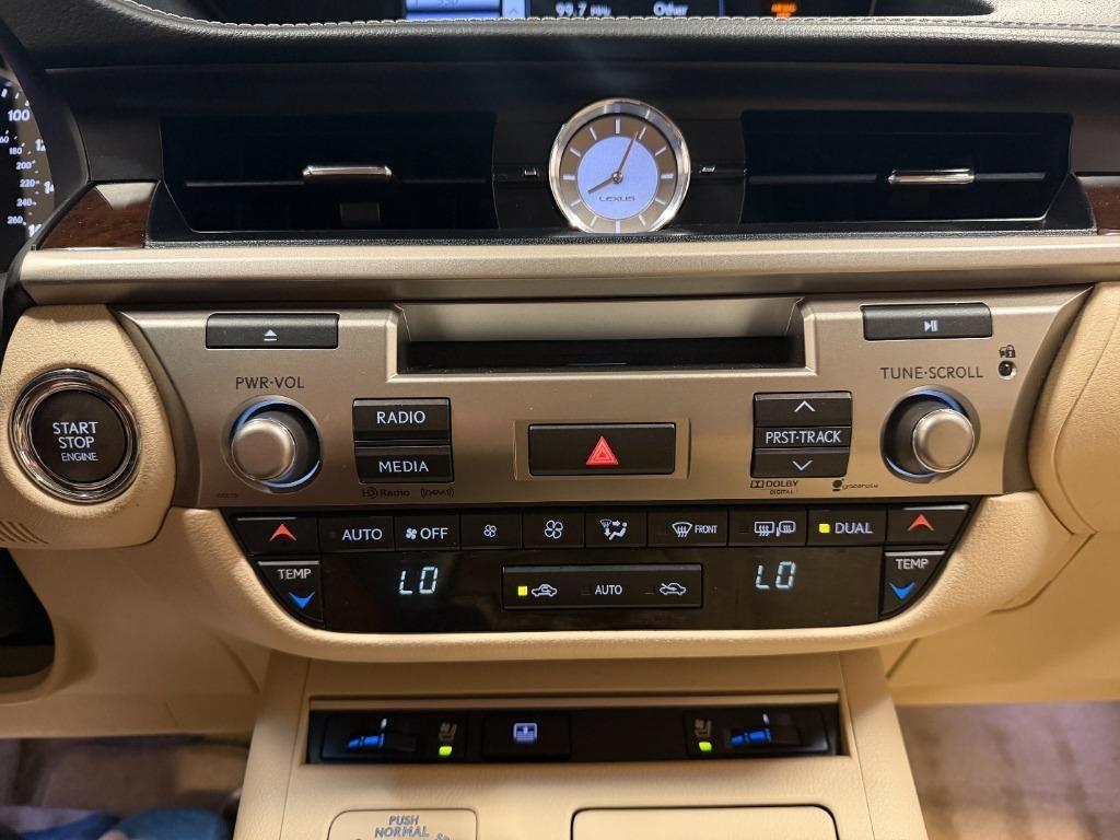 Lexus ES 350 Sedan 2013