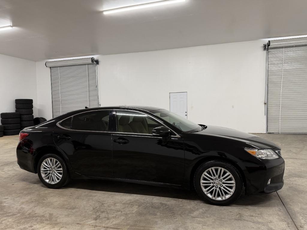 Lexus ES 350 Sedan 2013