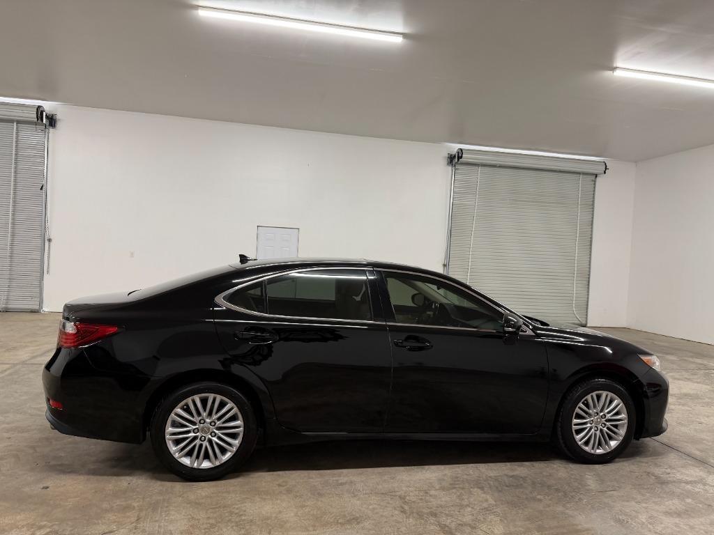 Lexus ES 350 Sedan 2013
