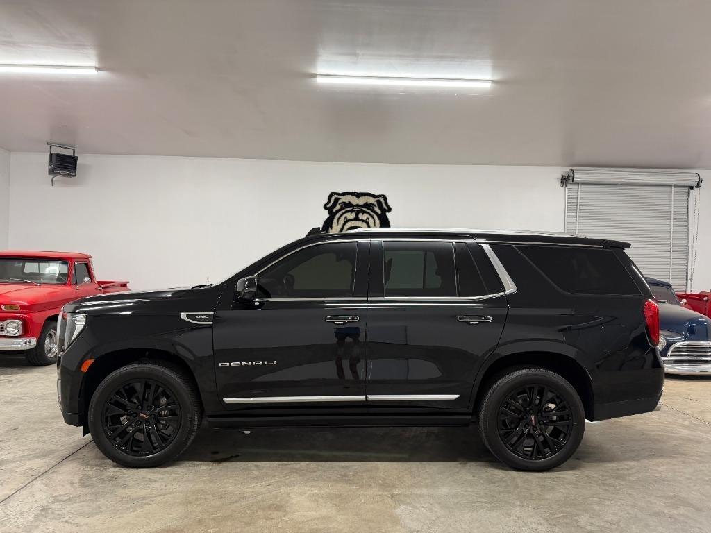 GMC Yukon Denali 4WD 2021