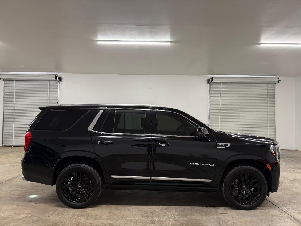 GMC Yukon Denali 4WD 2021