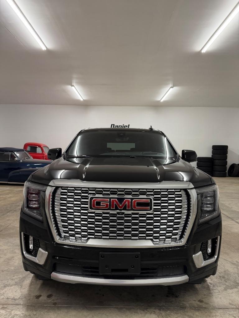 GMC Yukon Denali 4WD 2021