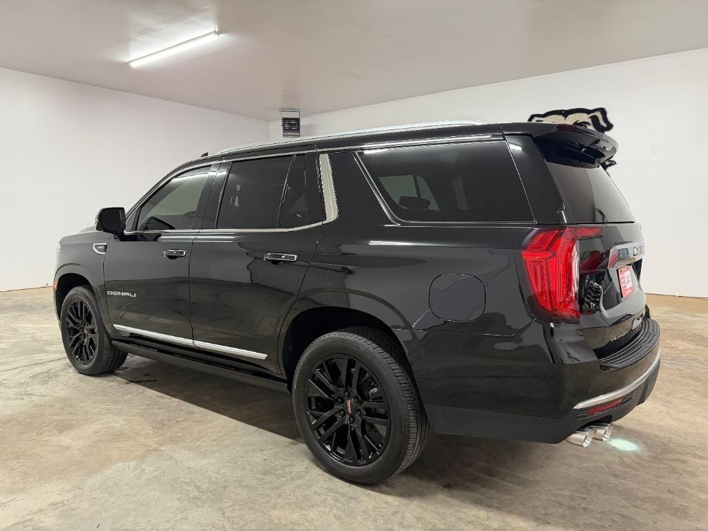 GMC Yukon Denali 4WD 2021