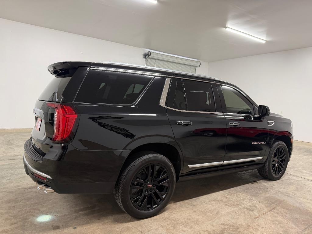 GMC Yukon Denali 4WD 2021