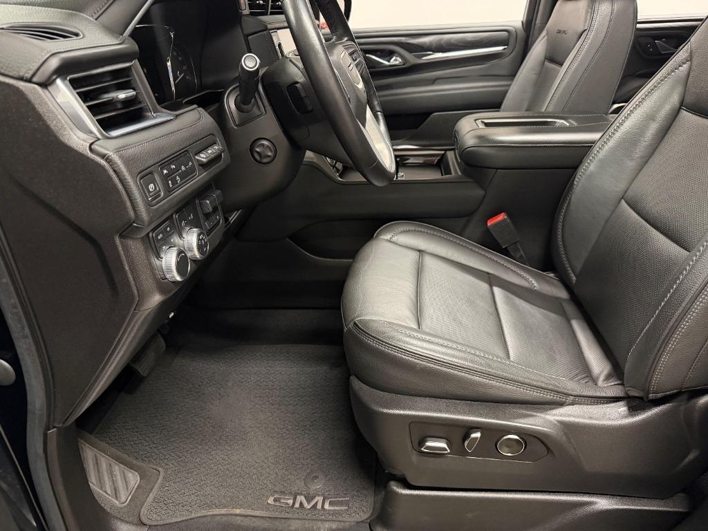 GMC Yukon Denali 4WD 2021