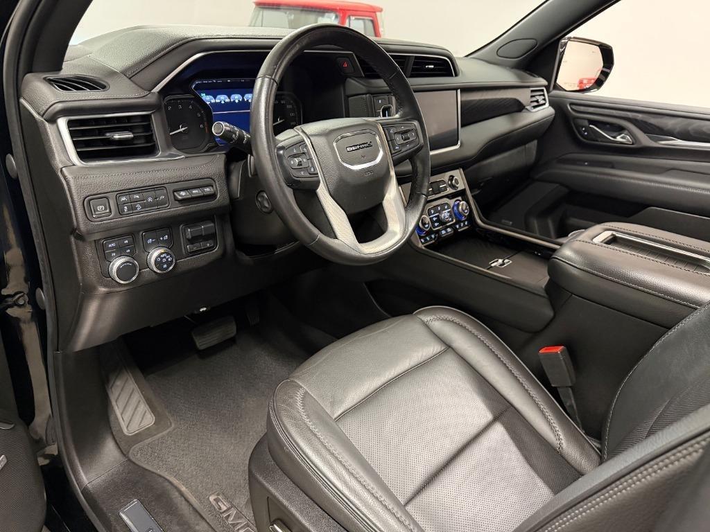 GMC Yukon Denali 4WD 2021