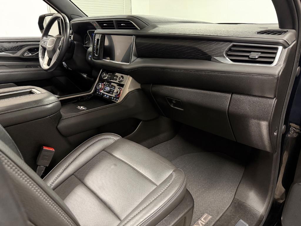 GMC Yukon Denali 4WD 2021