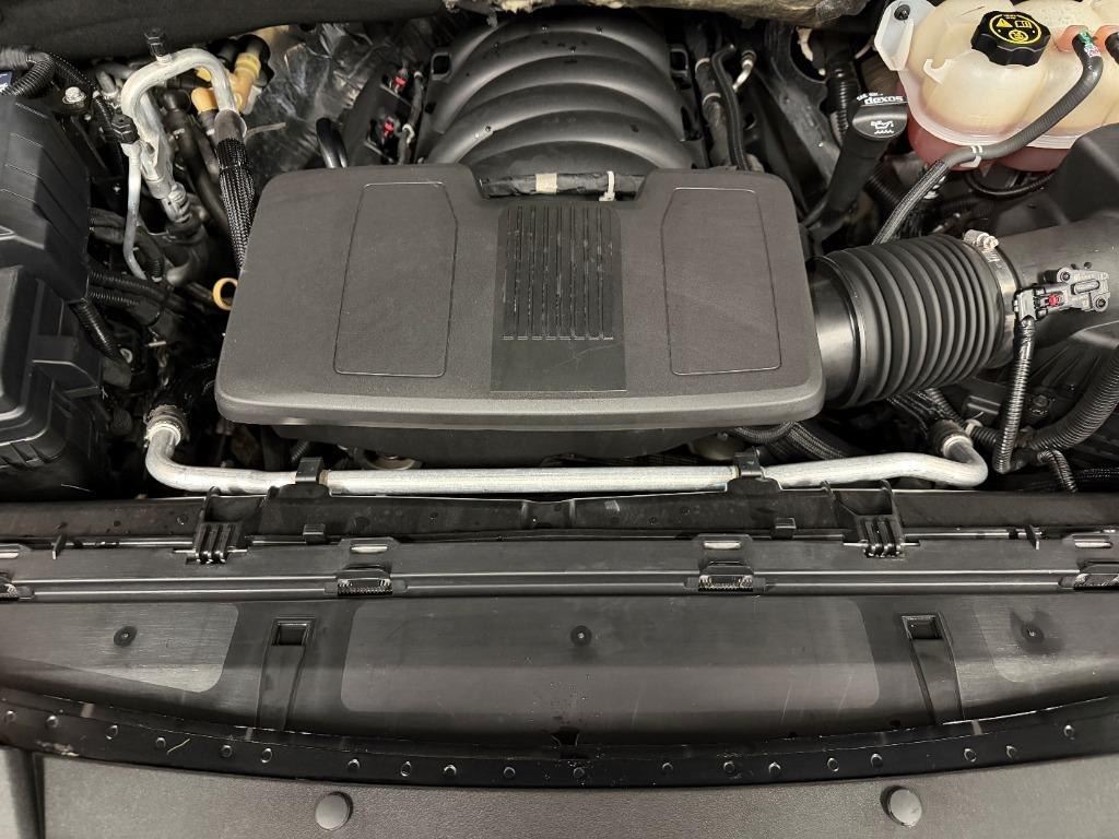 GMC Yukon Denali 4WD 2021