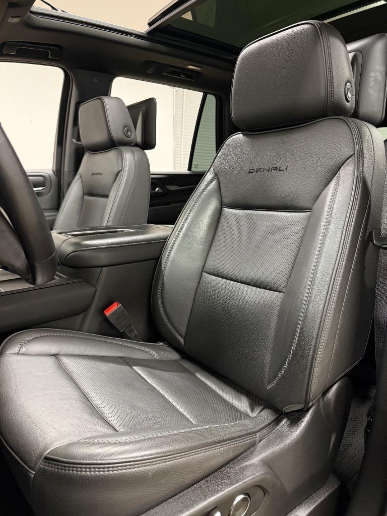 GMC Yukon Denali 4WD 2021