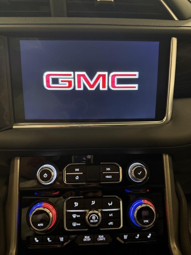 GMC Yukon Denali 4WD 2021