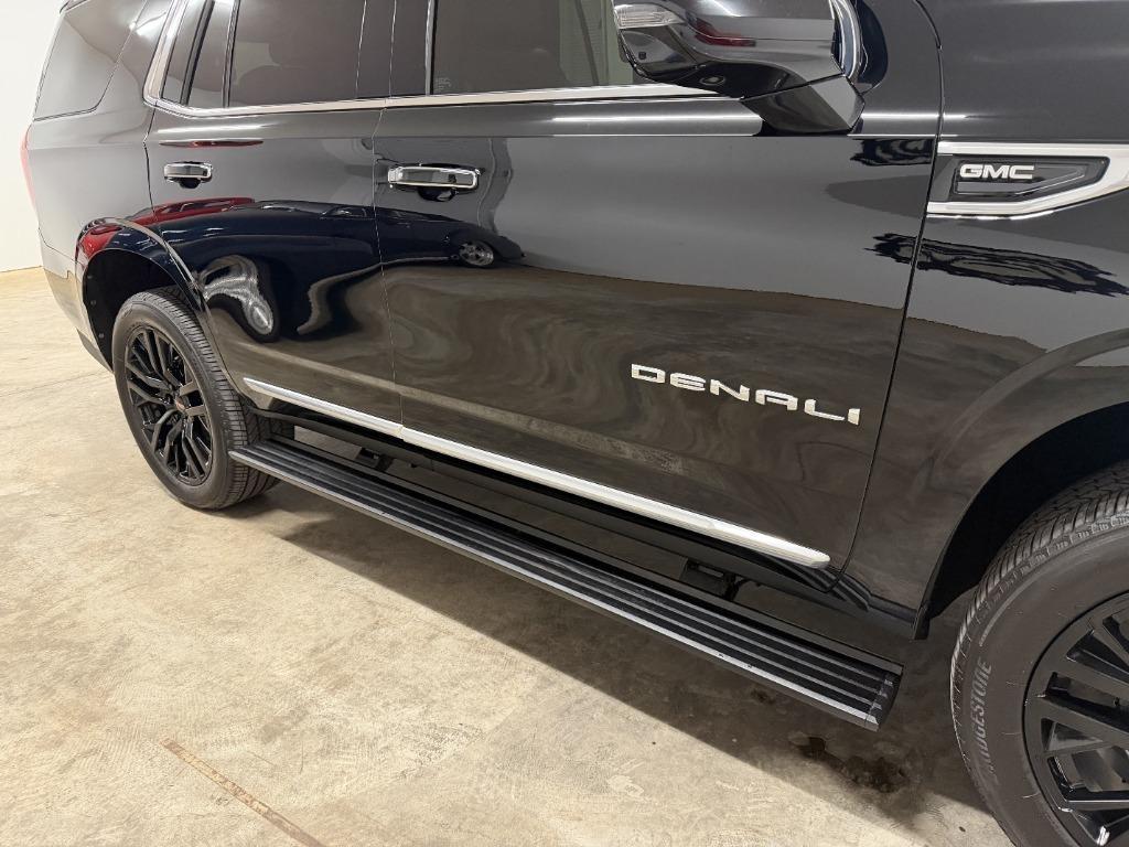 GMC Yukon Denali 4WD 2021