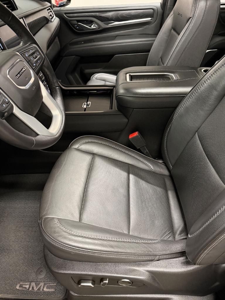 GMC Yukon Denali 4WD 2021