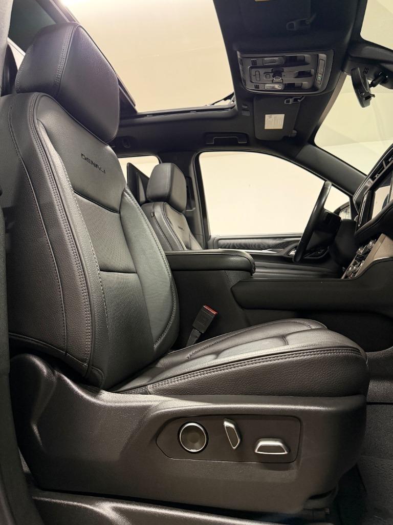 GMC Yukon Denali 4WD 2021
