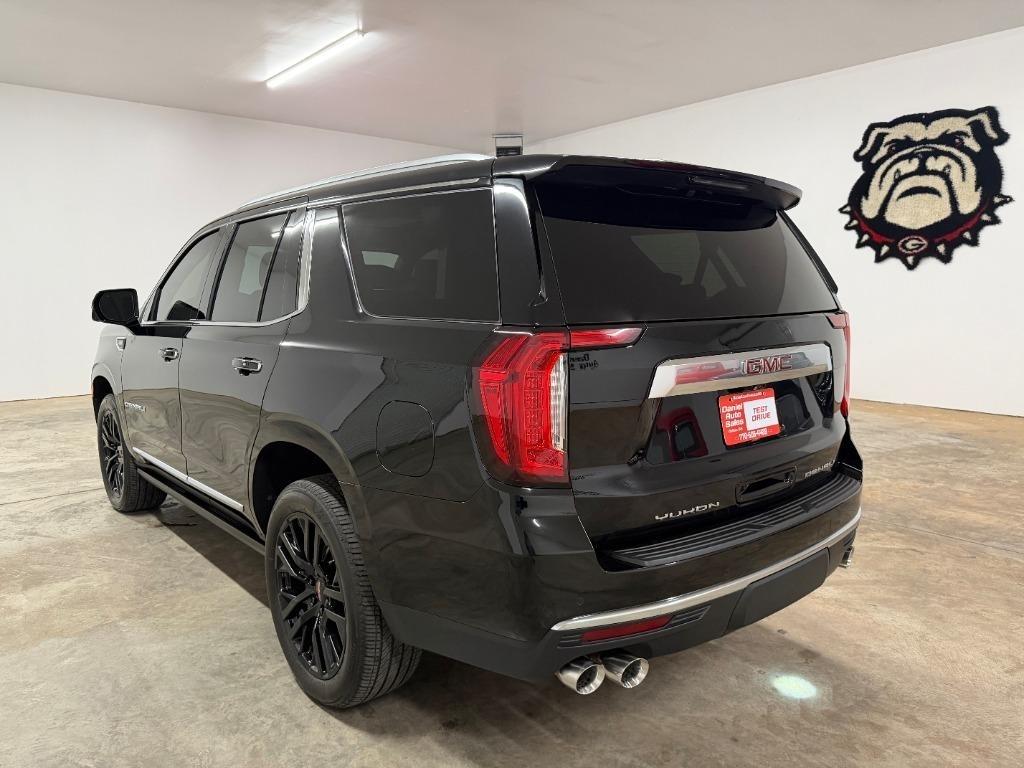 GMC Yukon Denali 4WD 2021