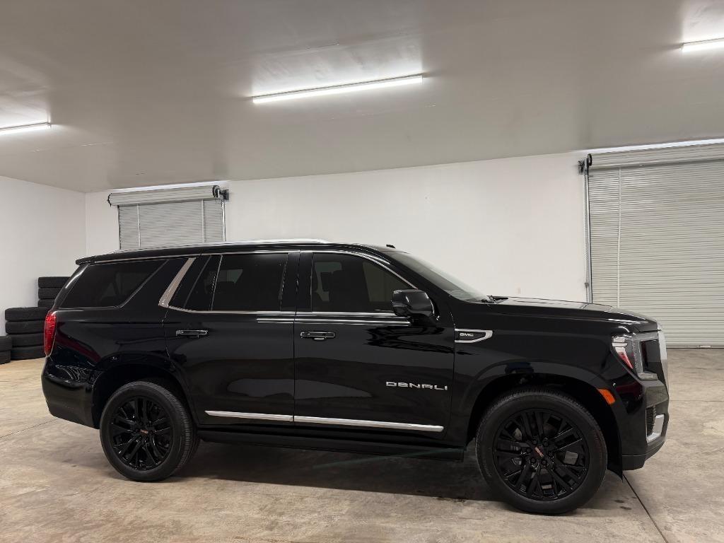 GMC Yukon Denali 4WD 2021