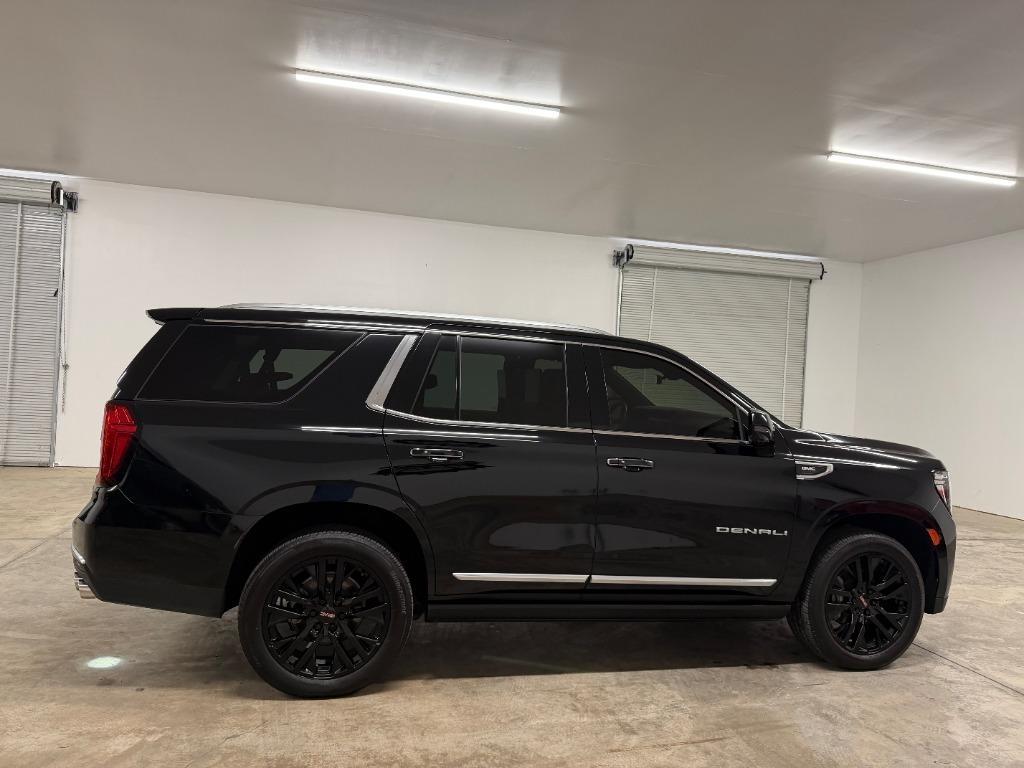 GMC Yukon Denali 4WD 2021