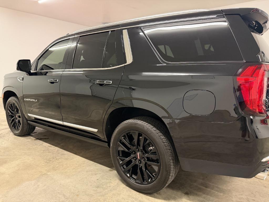 GMC Yukon Denali 4WD 2021