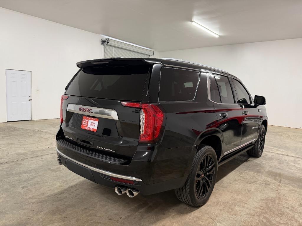 GMC Yukon Denali 4WD 2021
