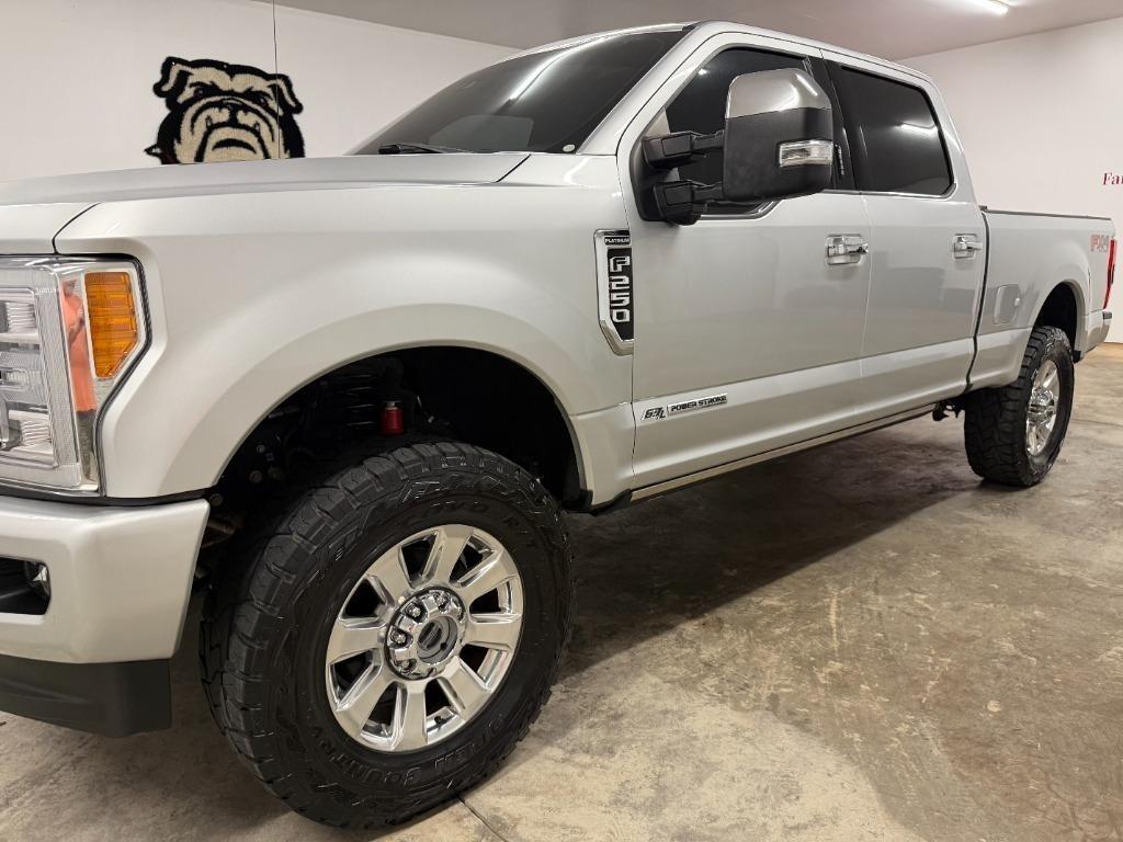 Ford F-250 SD King Ranch Crew Cab 4WD 2017